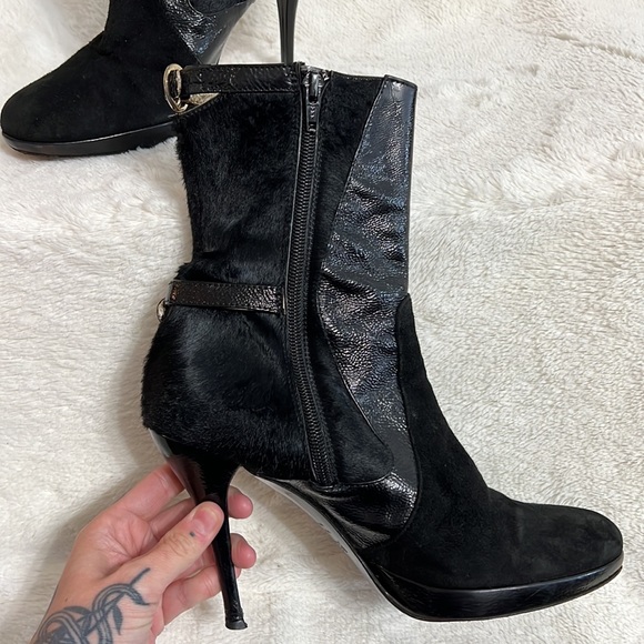 Auth. Vintage Versace Heeled Booties! - Picture 9 of 16